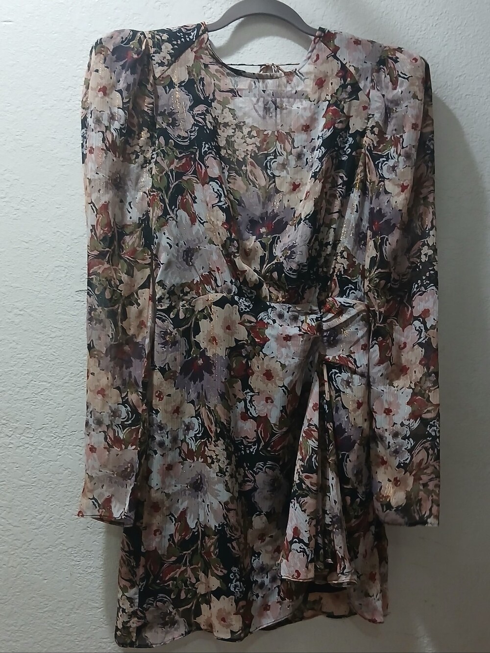 New ASTR size Xs  Floral  Long Sleeve Wrap Dress in Cream, Black, Pink and Green